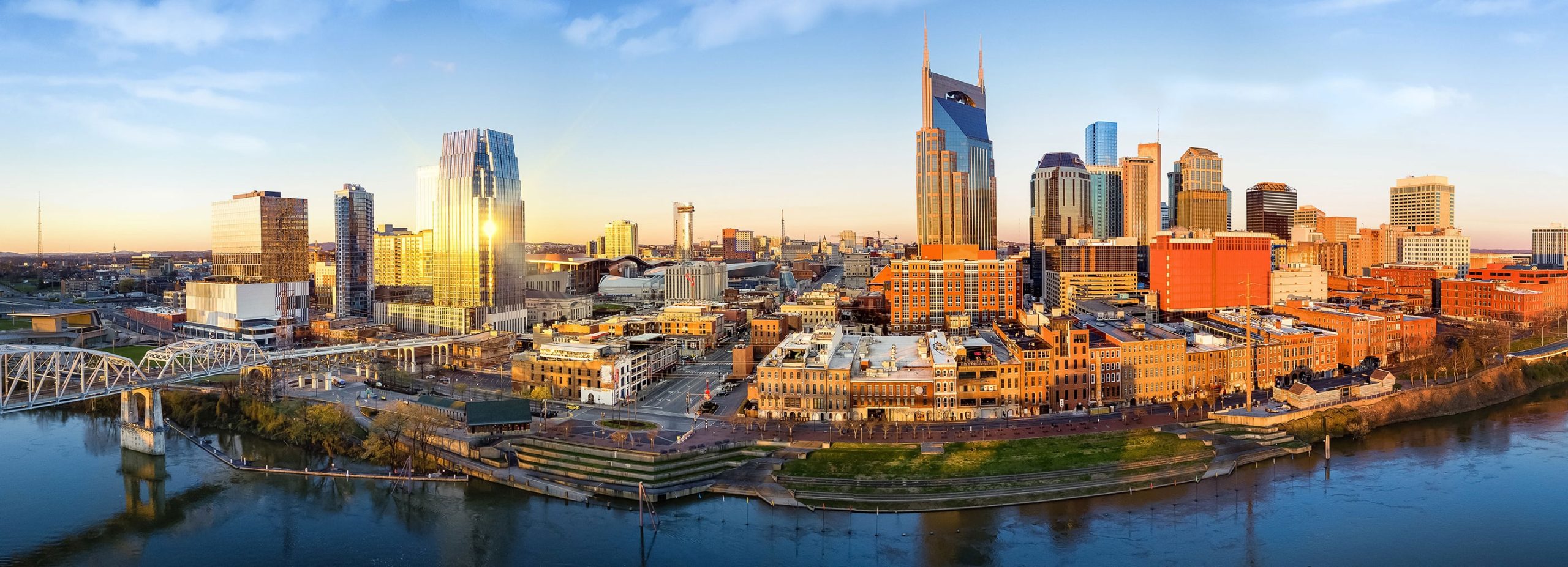 Sunshine and the Nashville skyline.
